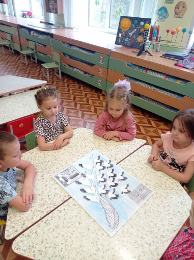 День белых журавлей День белых журавлей.